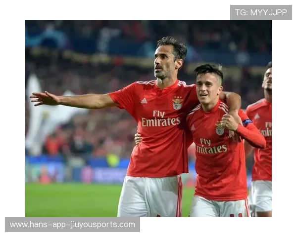 本菲卡控球优势明显，压制博卡节奏，本菲卡走出来的球星懂球帝