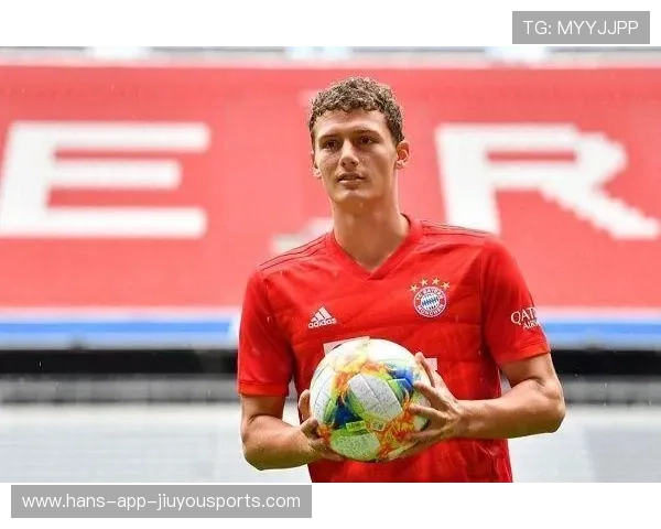 帕瓦尔禁区内精准放铲，拦截克雷莫内塞前锋单刀